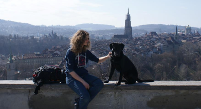 Alesso 16.03.2014 Auf der Mauer mit Frauchen